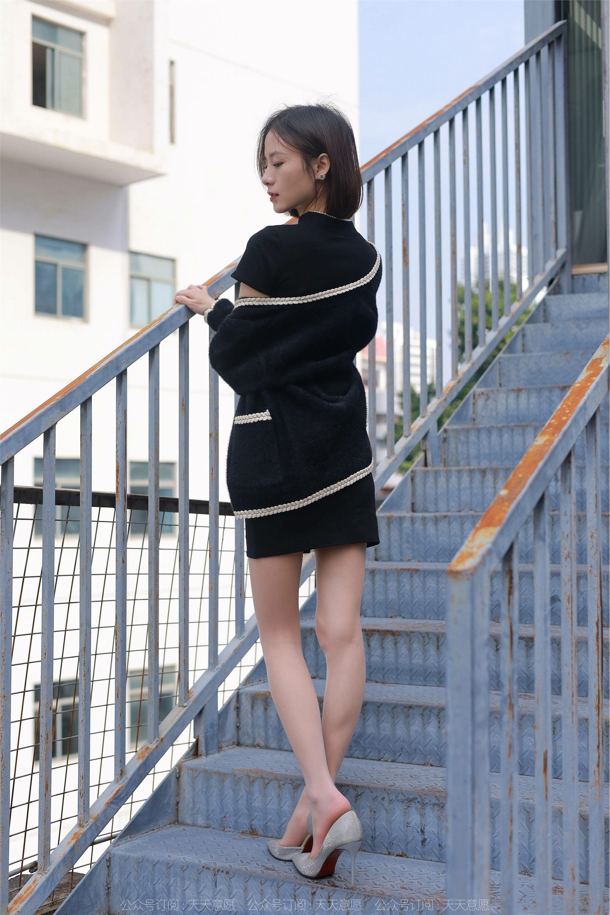 IESS异思趣向  2022.01.30 丝享家994：小六《黑色旗袍肉色丝》